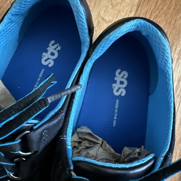 SAS SPORTY WOMEN’s SZ 9 M BLACK tennis Shoe Woth Blue Soles - 107 - Picture 7 of 16
